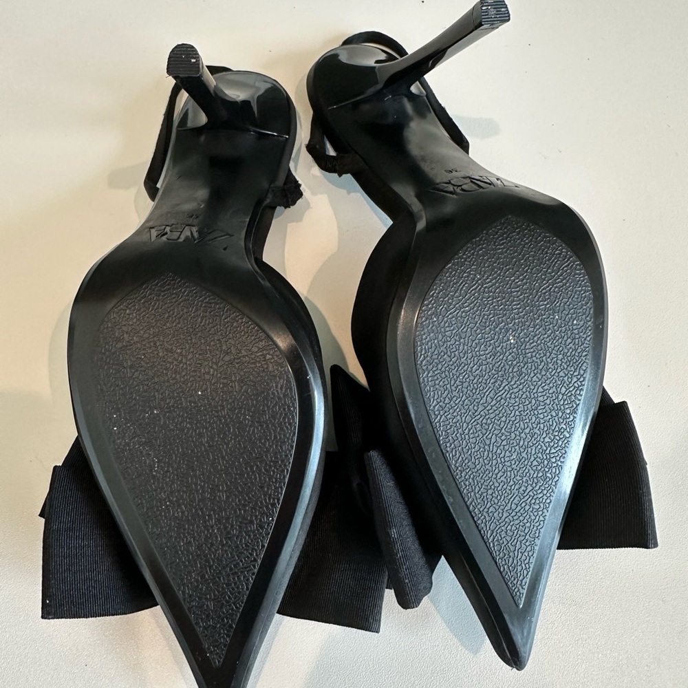 Black Women's Heels with Bow - Picture 5 of 6